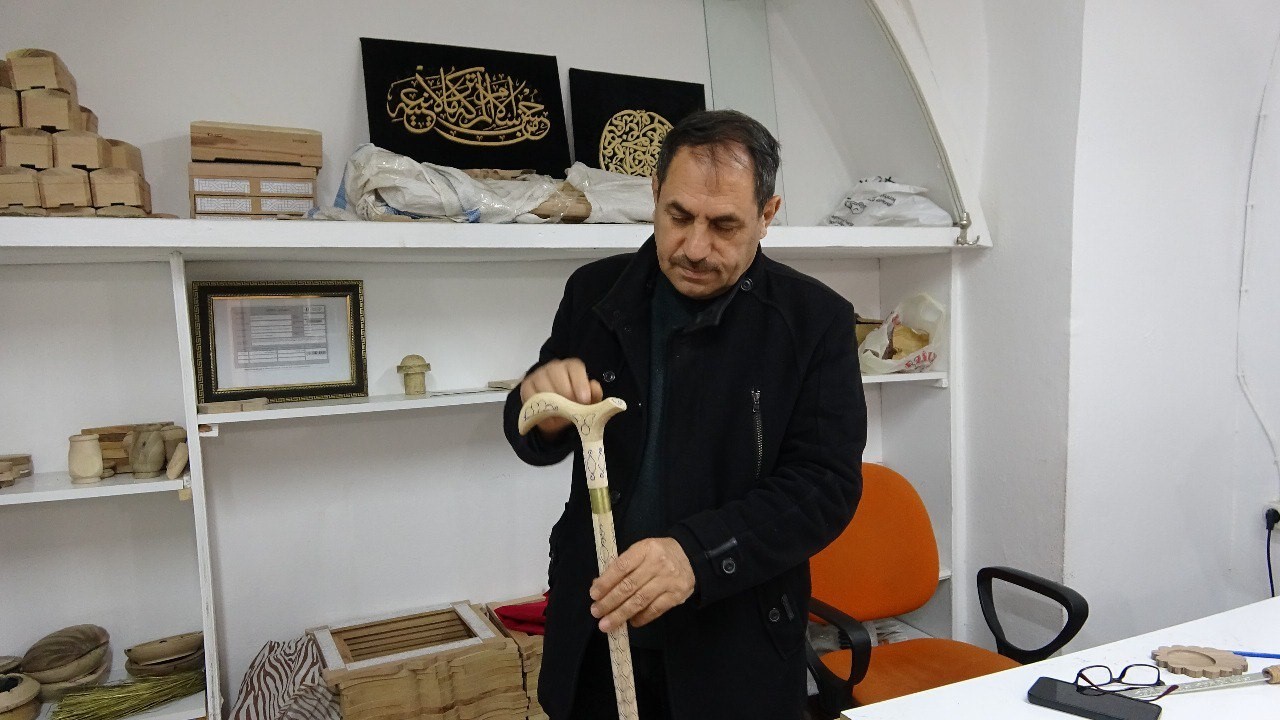 Mardin&rsquo;de sedef&ccedil;iliği tek başına ayakta tutan usta
