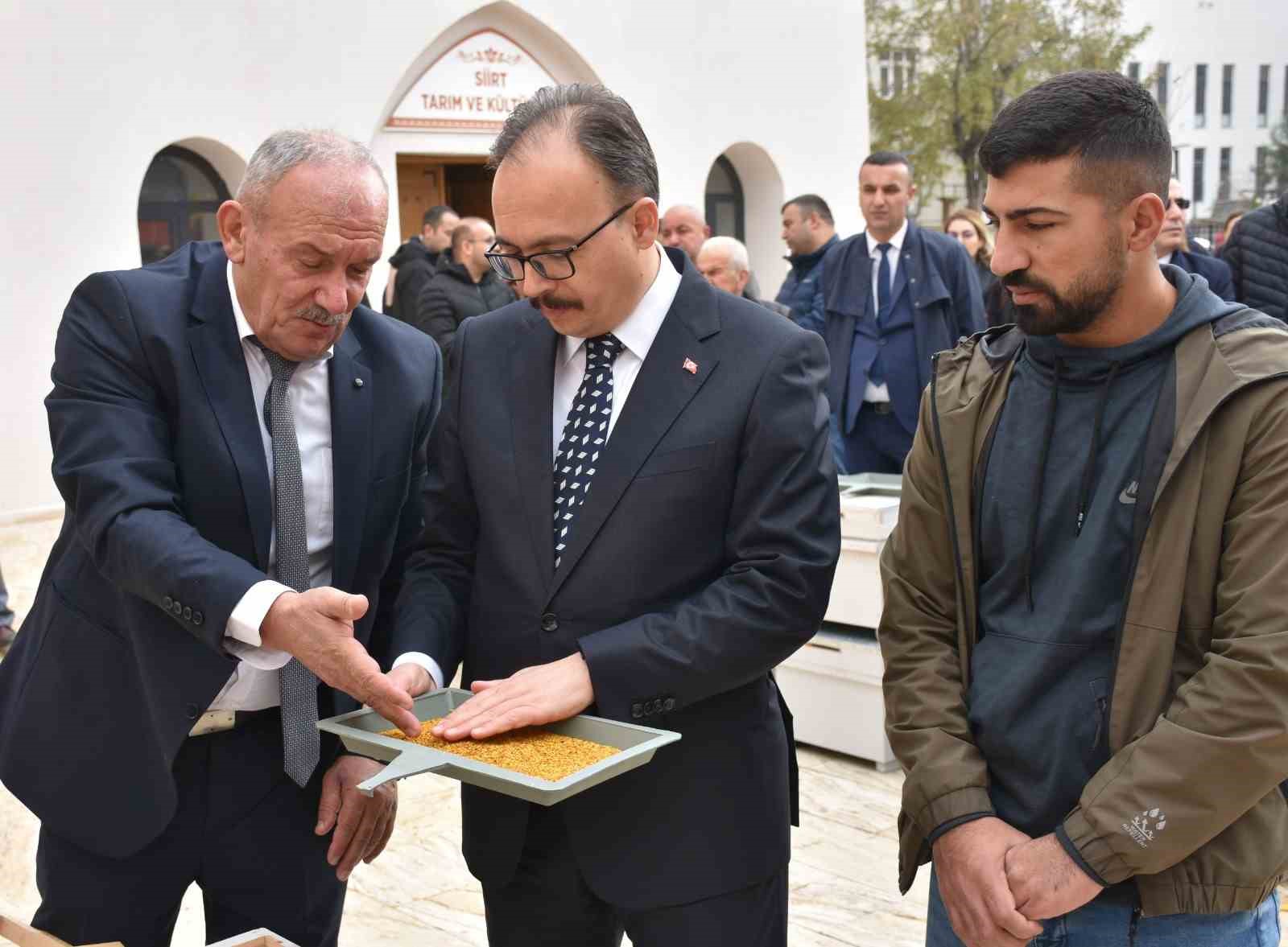 Siirt’te arıcılara bin 50 adet polen tuzaklı kovan dağıtıldı