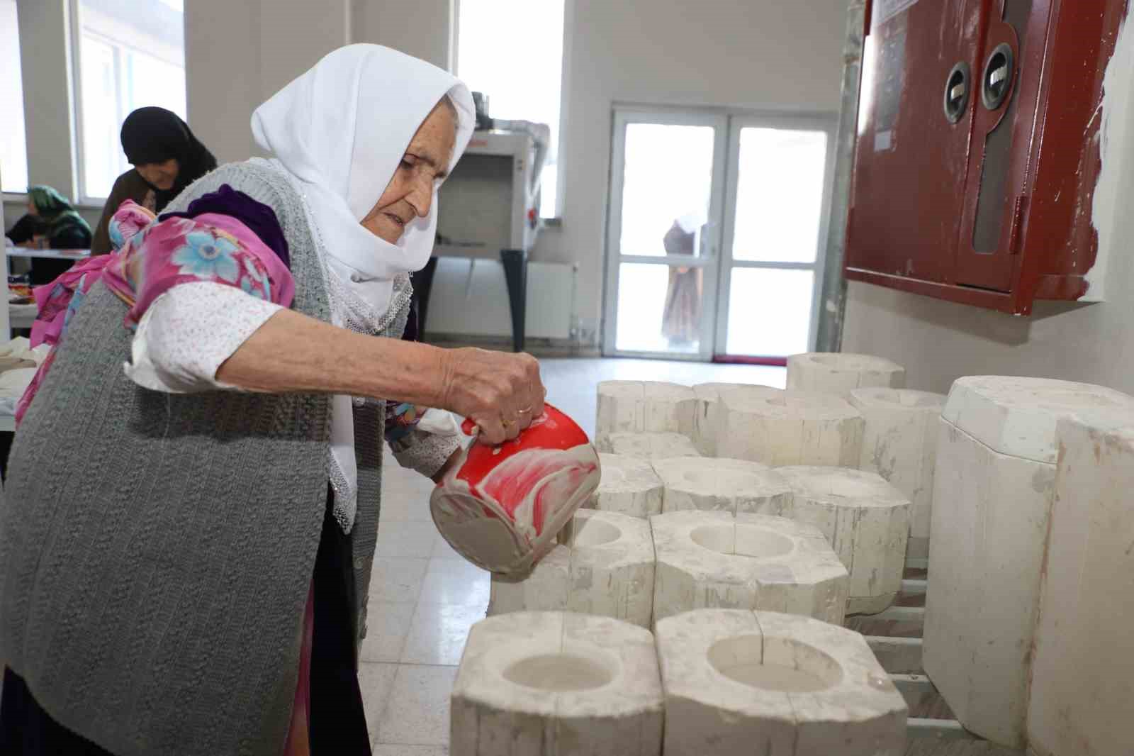 Vali Yardımcısı Mahmutoğlu, çınarlarla yakından ilgilendi