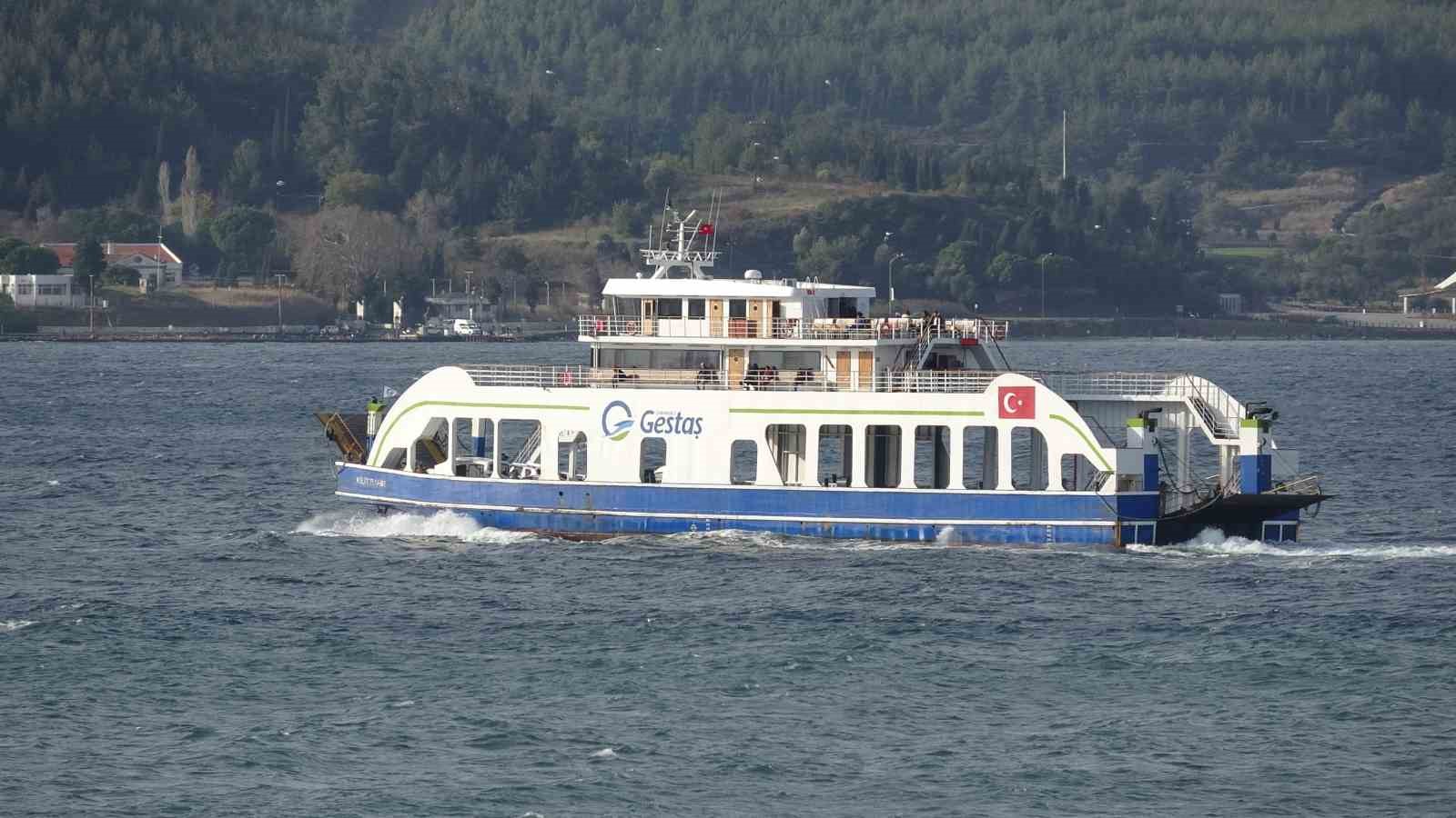 Bozcaada ve G&ouml;k&ccedil;eada&rsquo;ya yarınki feribot seferlerine fırtına engeli
