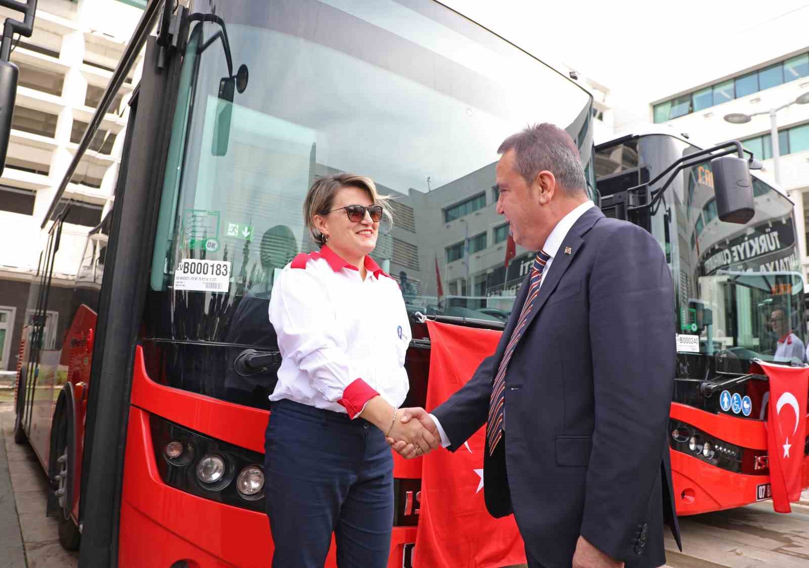 Antalya Büyükşehir toplu taşıma filosuna 20 yeni otobüs kattı