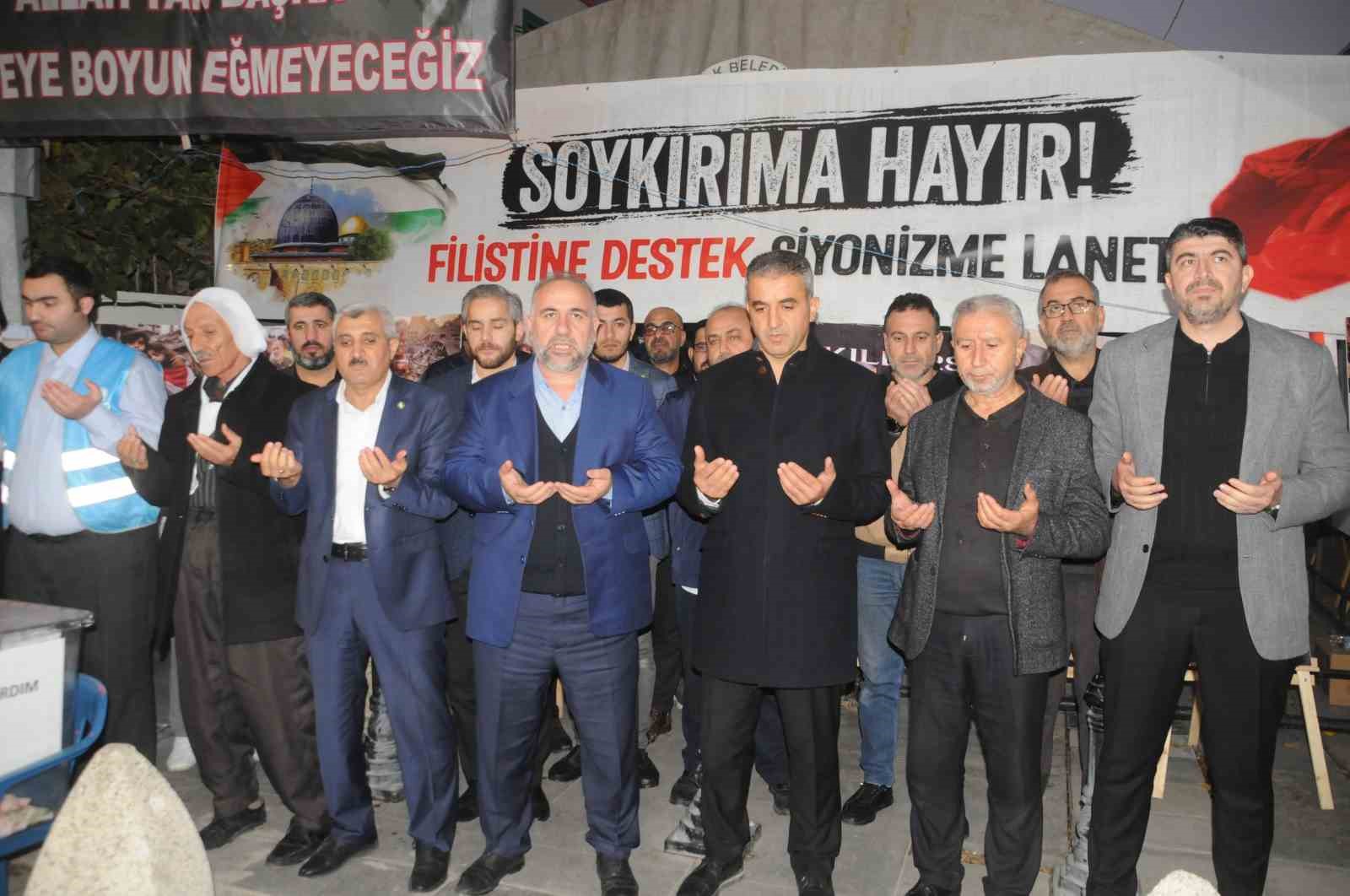 Şırnak&rsquo;ta vatandaşlar iftar sonrası Filistin i&ccedil;in dua etti
