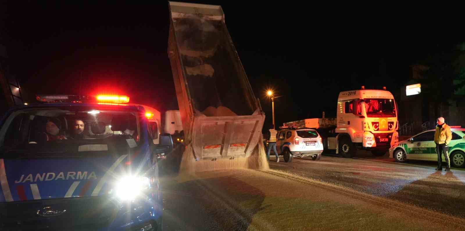 Yalova’dan Azerbaycan’a giden kimyasal yüklü tanker tepkimeye girdi, ekipler harekete geçti
