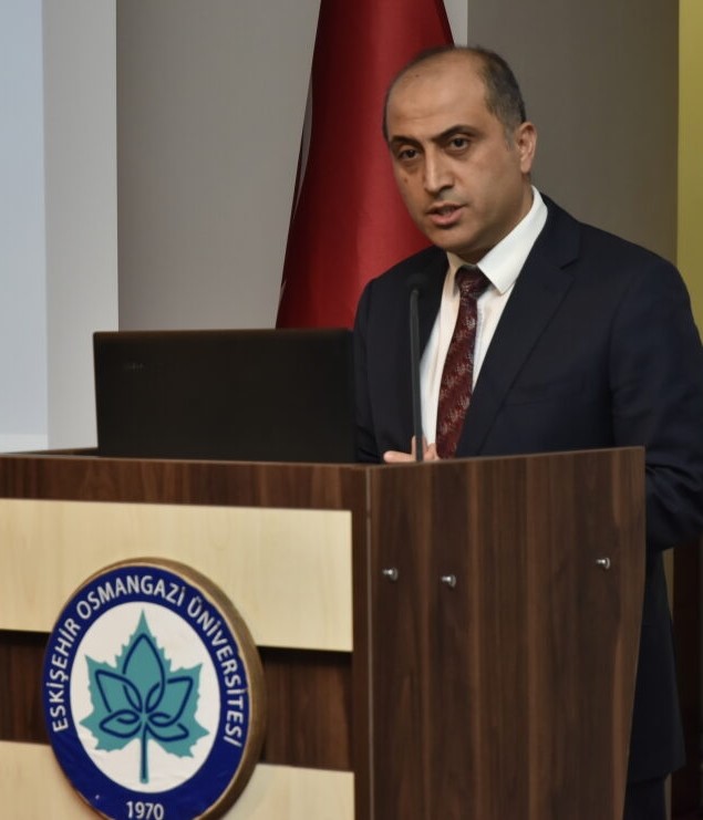 B&uuml;y&uuml;kel&ccedil;i G&uuml;lsun Erkul, ESOG&Uuml; &ouml;ğrencileriyle buluştu
