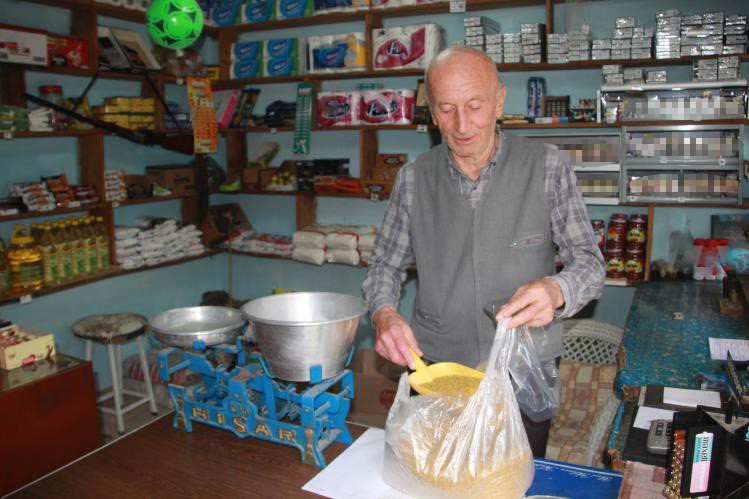 Yarım asrı aşan bakkal
