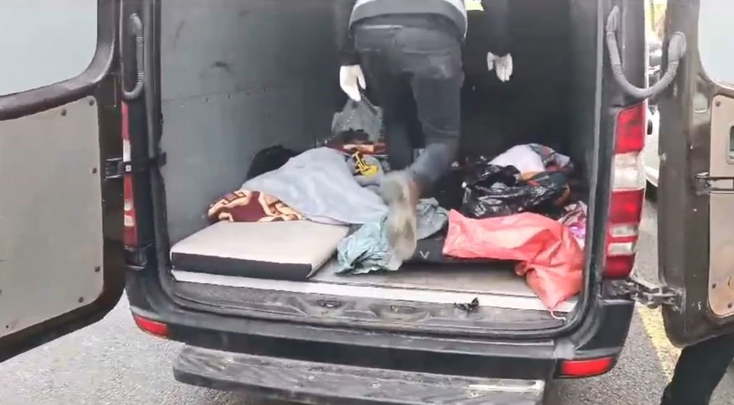 Sigara ka&ccedil;ak&ccedil;ıları yeni y&ouml;ntemler deniyor: Kontrplaklı ka&ccedil;ak&ccedil;ılıkta fayda etmedi

