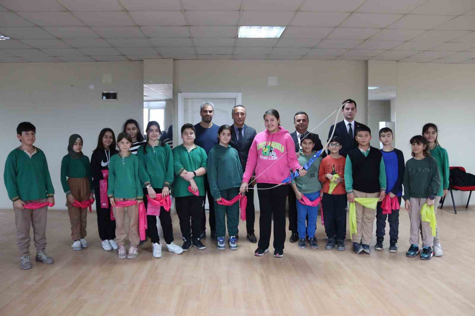 İlk kez açılan ata sporu kursu yoğun ilgi gördü
