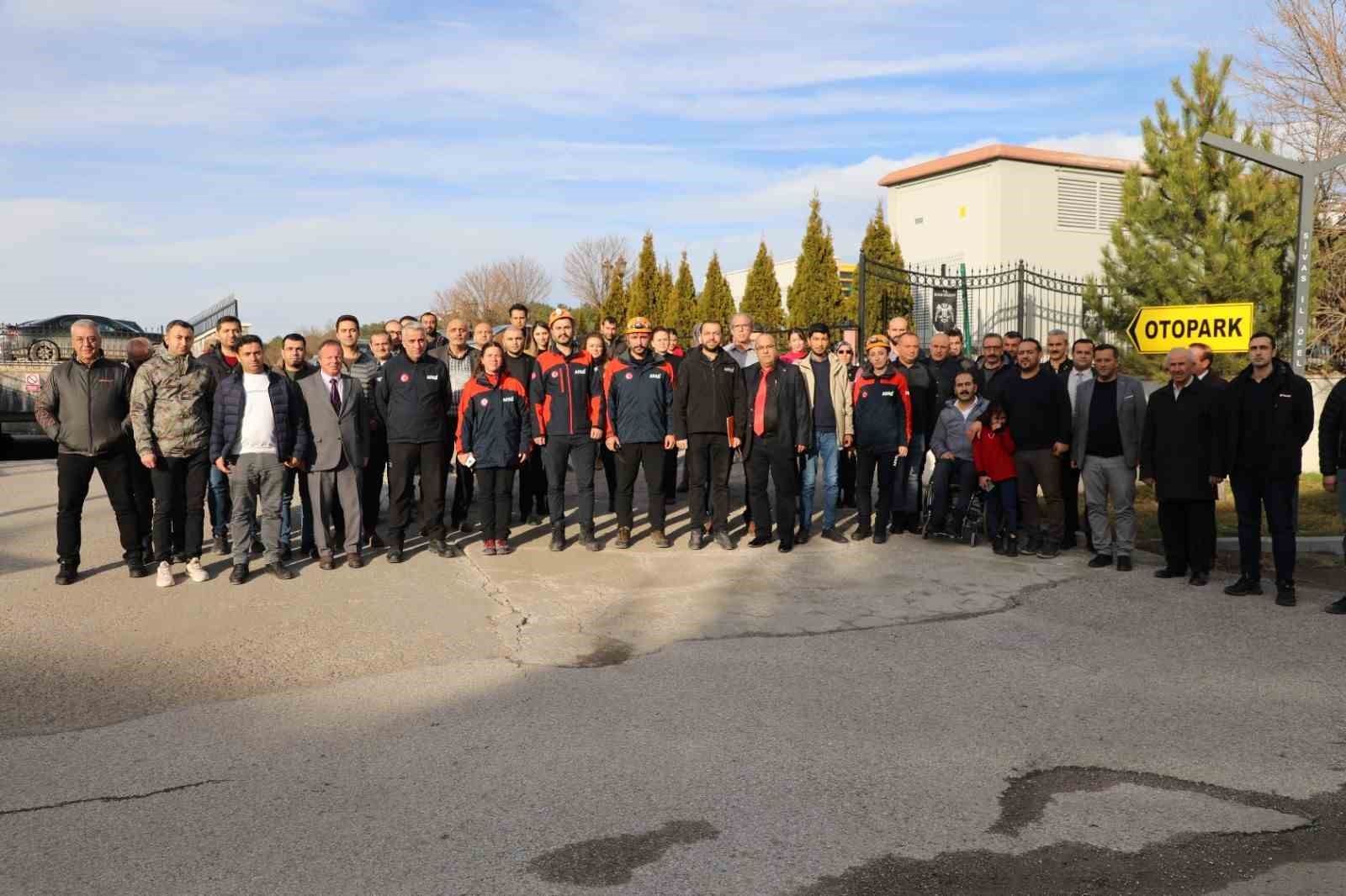 Sivas'ta deprem anı ve acil durum tahliye tatbikatı gerçekleştirildi