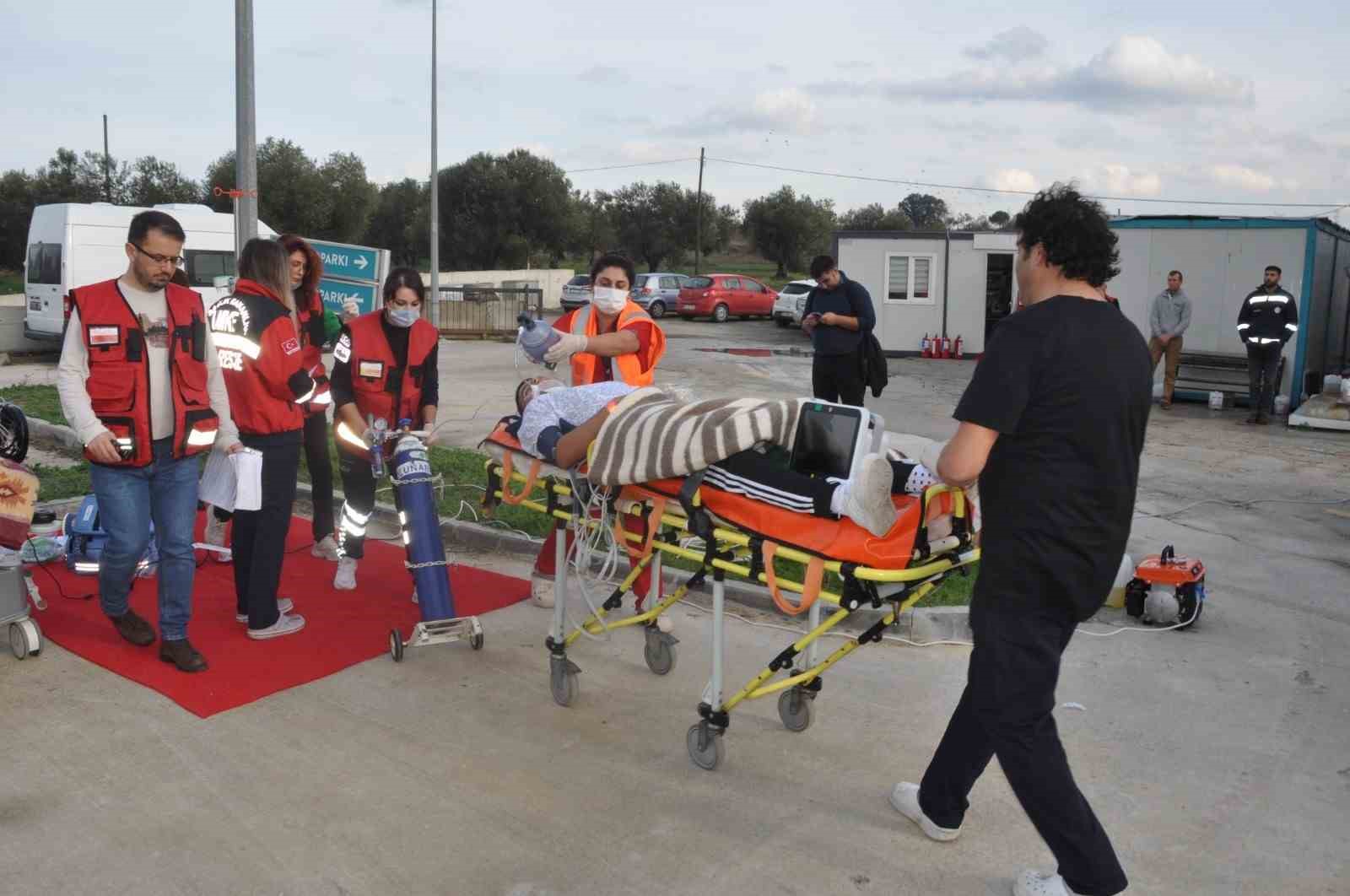 Lapseki Devlet Hastanesinde deprem ve yangın tatbikatı
