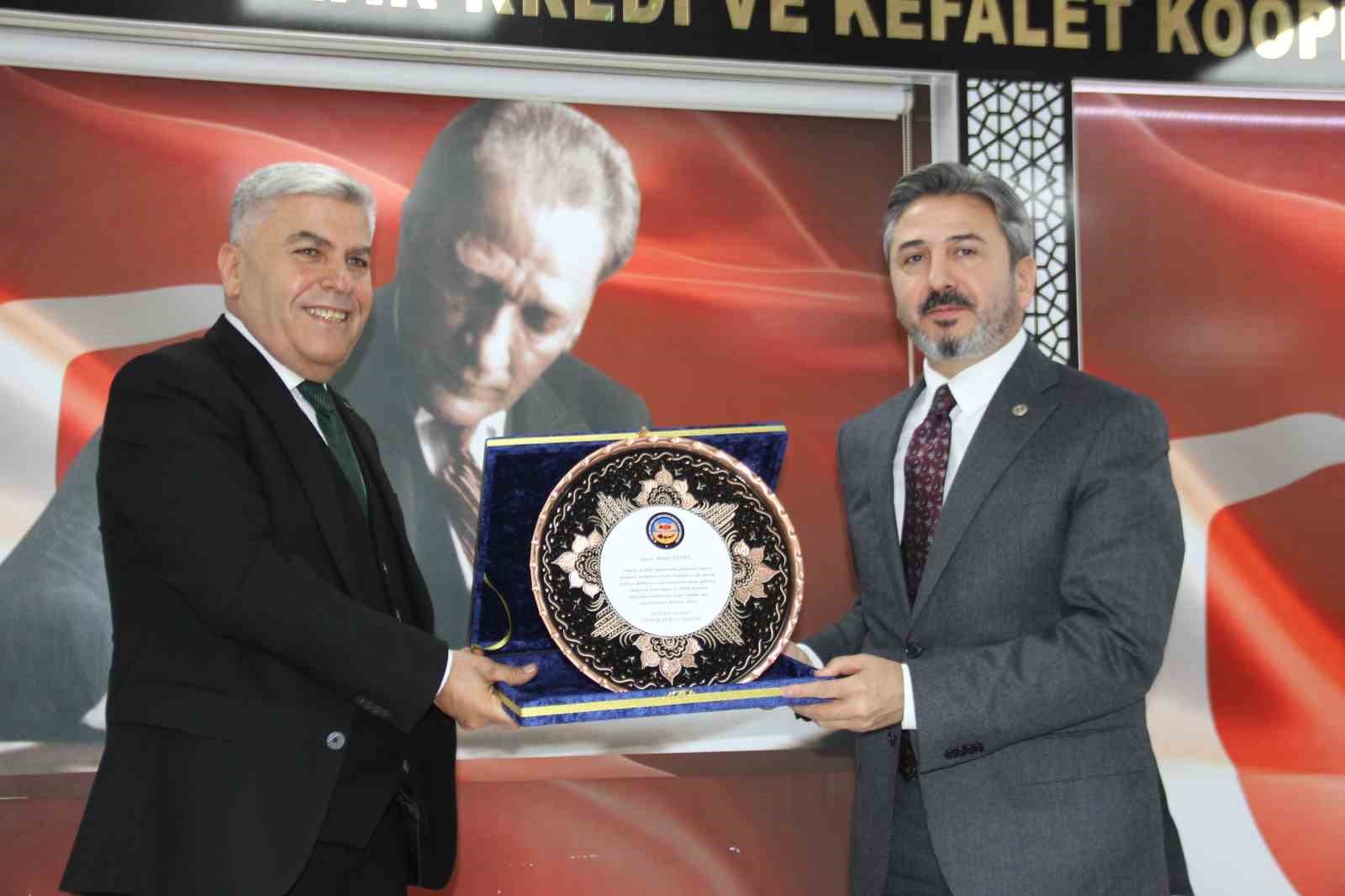 Bakan Yardımcısı Ahmet Aydın adına k&uuml;t&uuml;phane a&ccedil;ıldı
