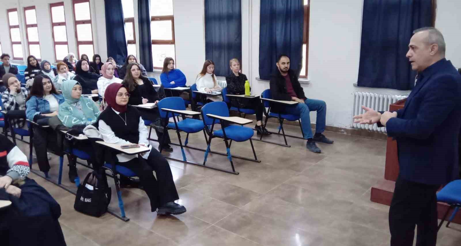 Müdür Şevket Şahinli, SGK’nın toplum ve birey hayatına önemini anlattı