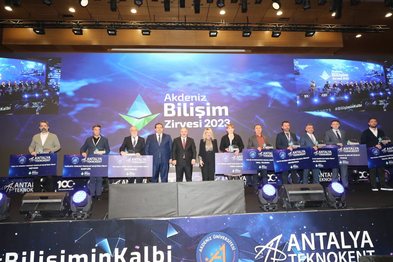 Rektör Özkan: “Bilişim ve teknoloji geleceğin anahtarıdır”