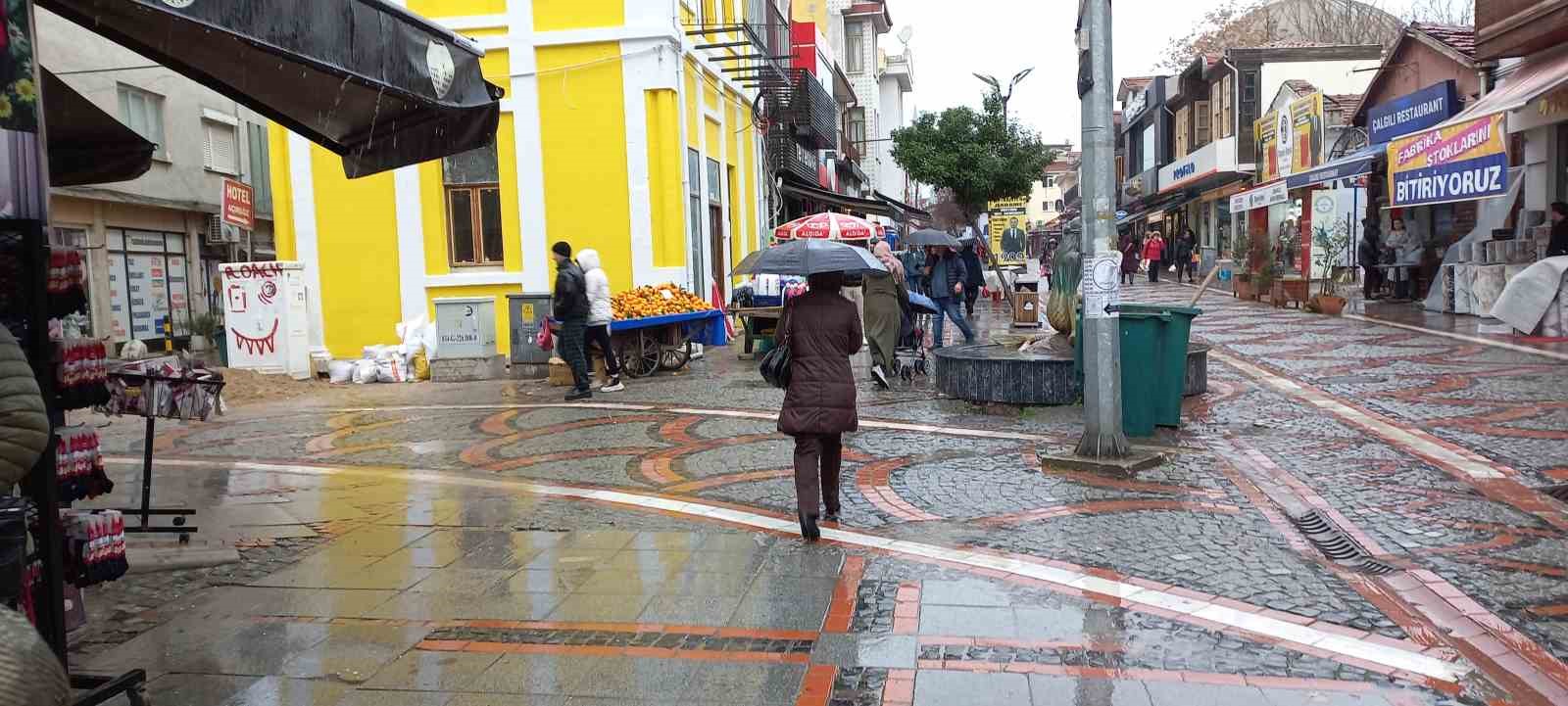 Edirne&rsquo;de yağan yağmur sevindirdi
