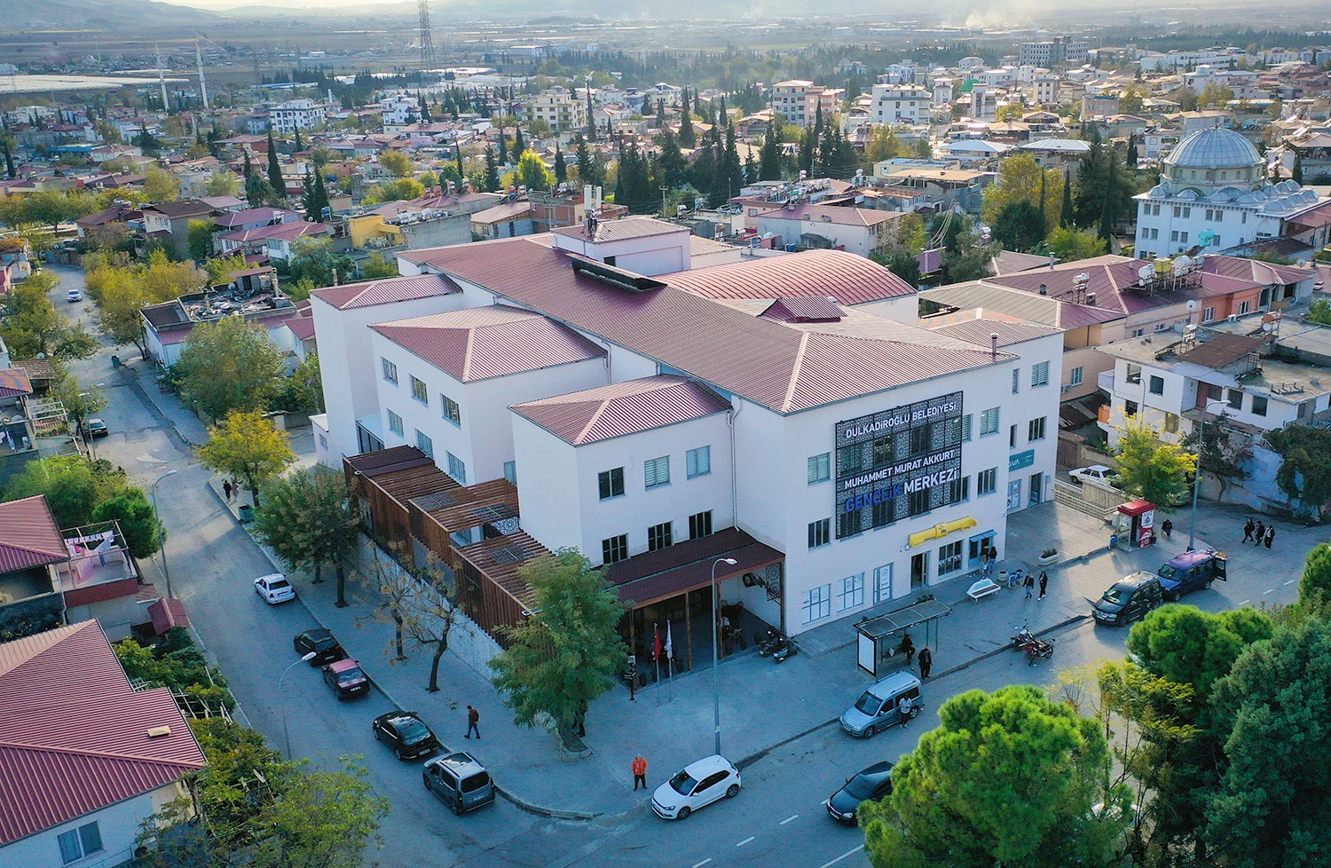 Dulkadiroğlu gen&ccedil;lerle dolup taşıyor
