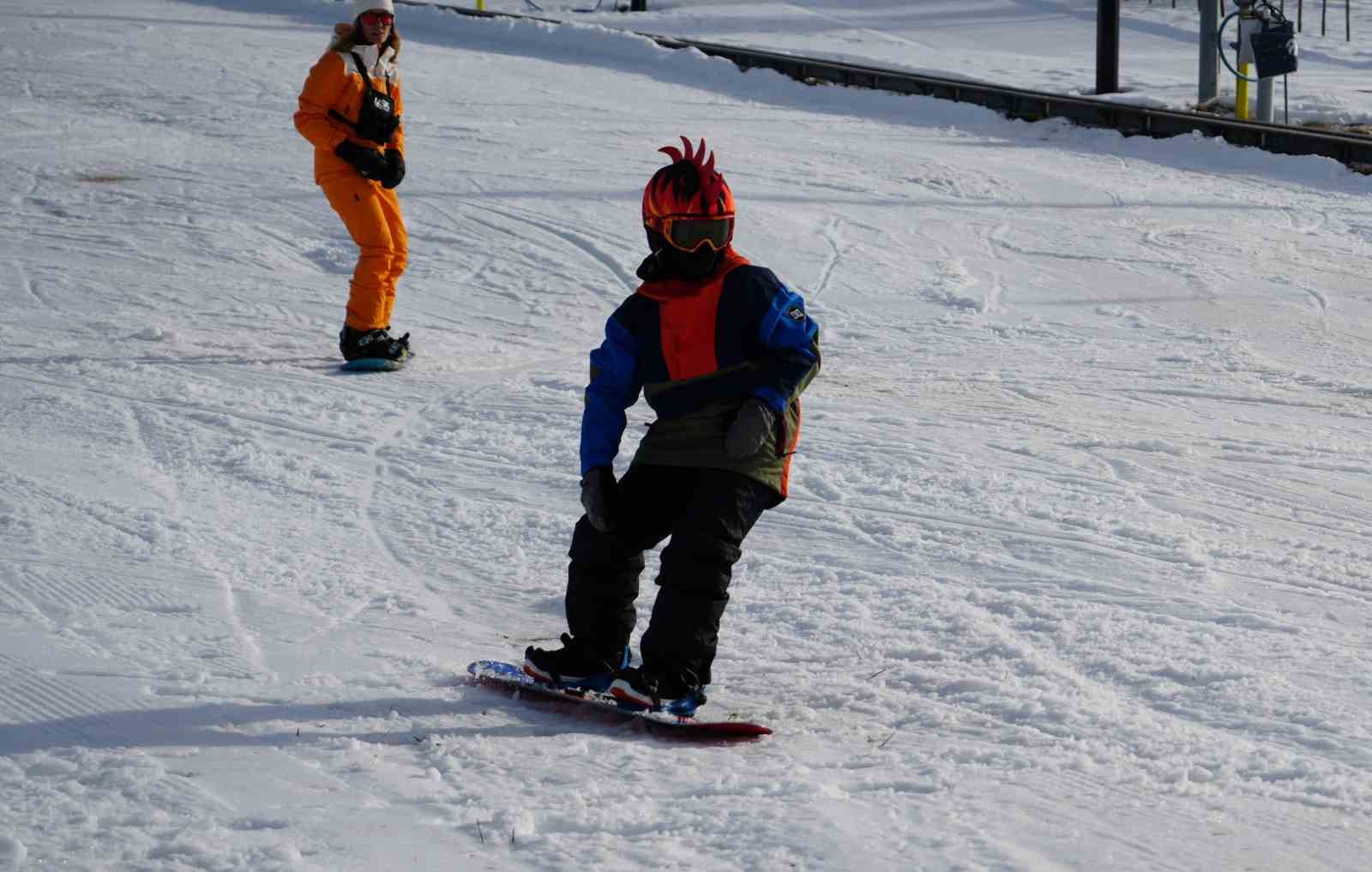 Kartalkaya’da kayak sezonu açıldı