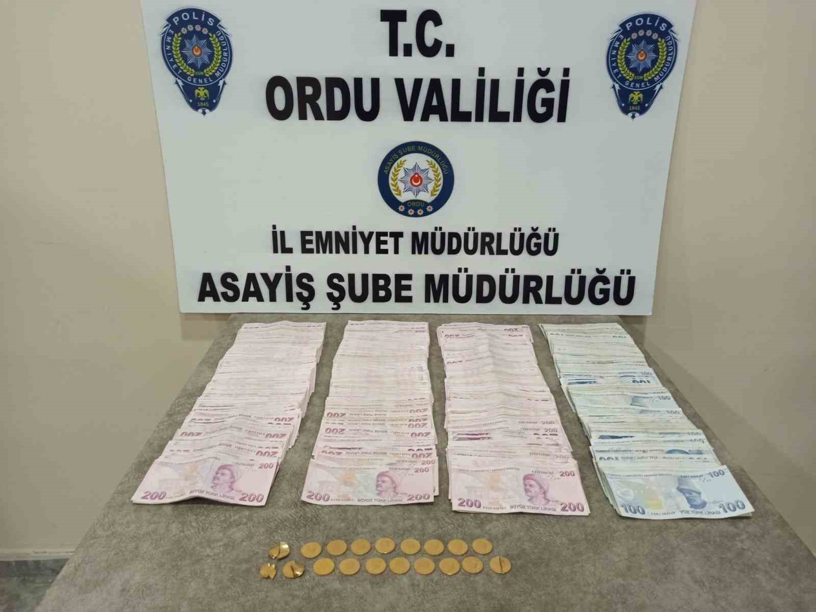 Sahte Cumhuriyet altını ile kuyumcuları dolandıran şahıs tutuklandı
