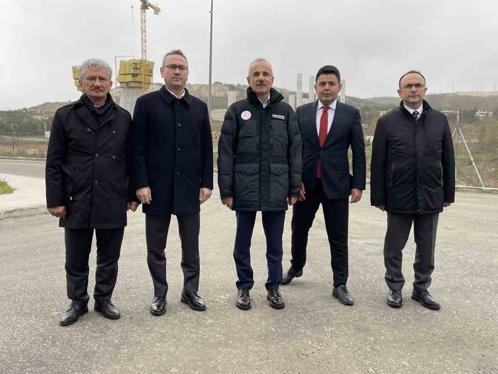 Ulaştırma ve Altyapı Bakanır Uraloğlu, &ldquo;Nakkaş-Başakşehir Kesimindeki &ccedil;alışmaları 2026 yılında tamamlamayı hedefliyoruz&rdquo;
