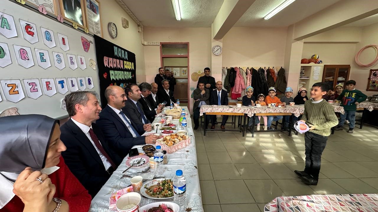 Ağrı’da "Tutum, Yatırım ve Türk Malları Haftası" kutlamaları