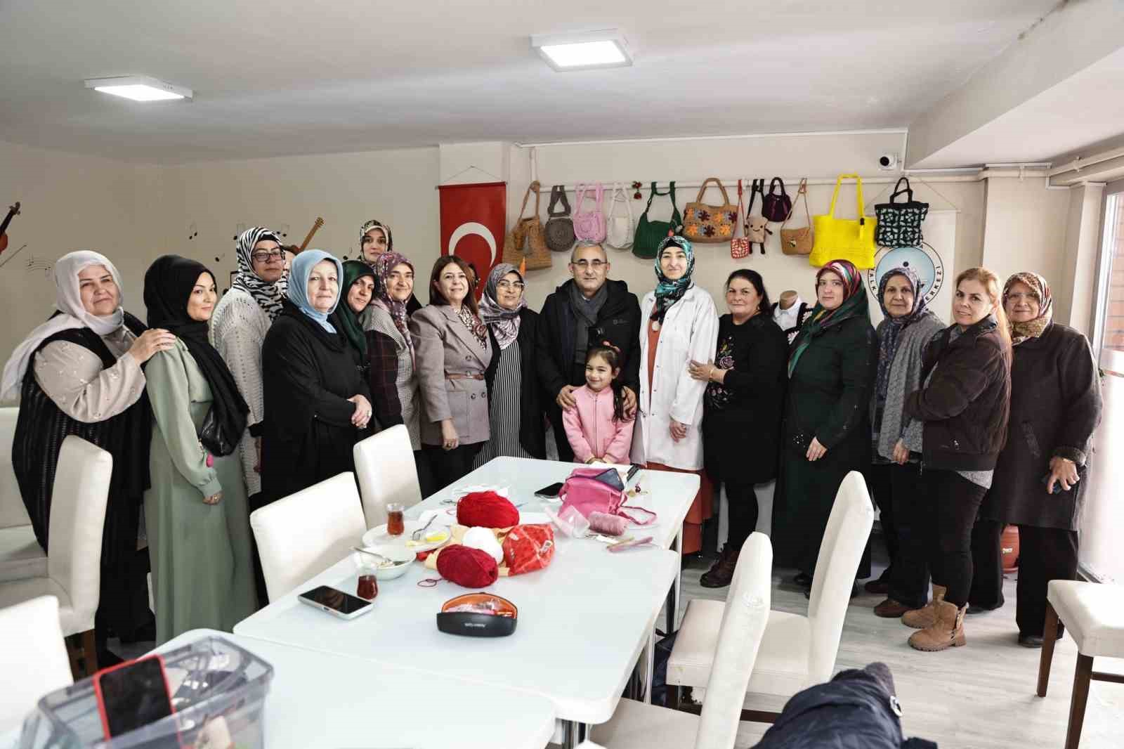 Kütahya Belediye Başkanı Işık’tan üreten kadınlara destek