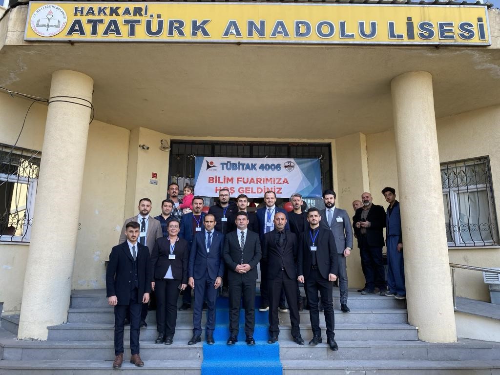 Hakkari’de bilim fuarı heyecanı