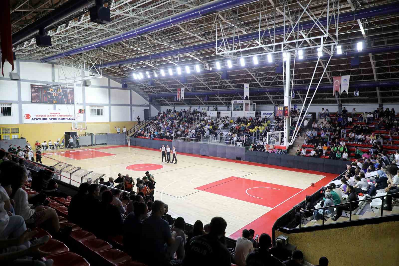 Sakarya Büyükşehir Basket Etimetsgut’u ağırlıyor