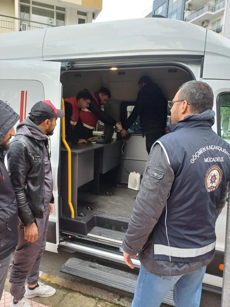 Manisa’da ’Mobil Göç Noktası’ uygulaması başladı