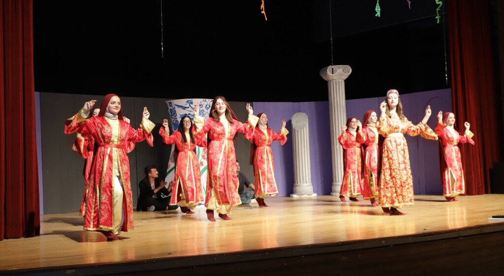 Kütahya’da “Vazomatik” tiyatro severlerle buluştu