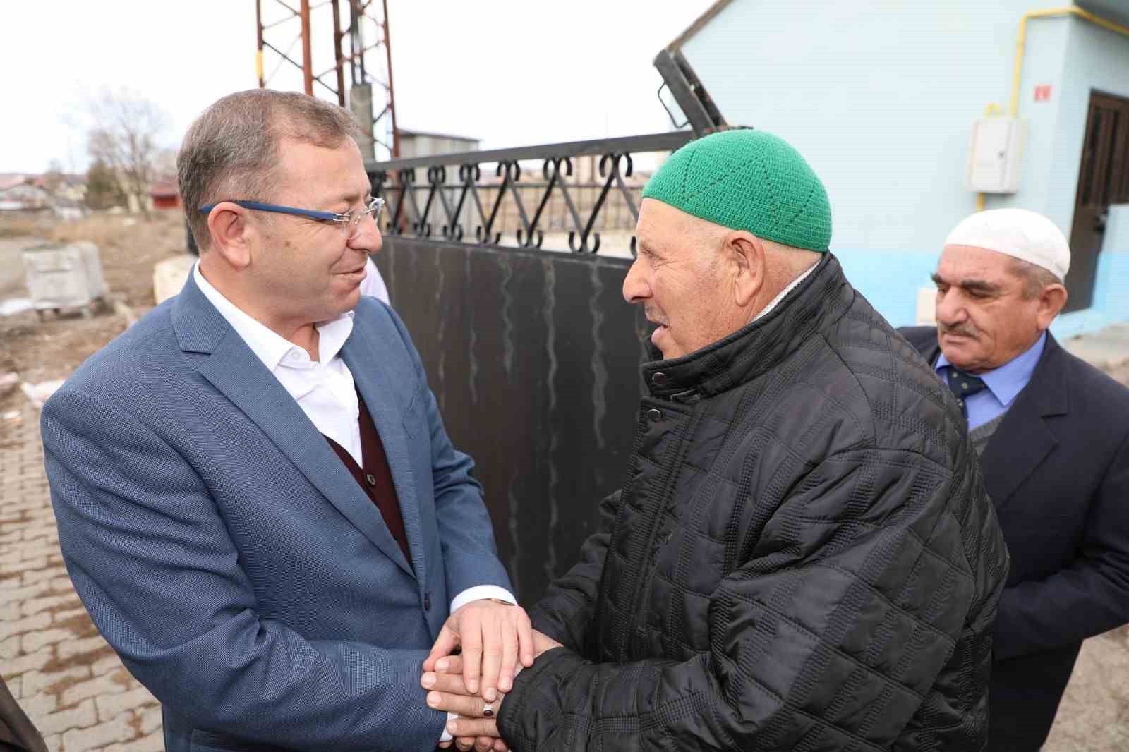 Vali Ziya Polat, mahalle ziyaretlerine devam ediyor
