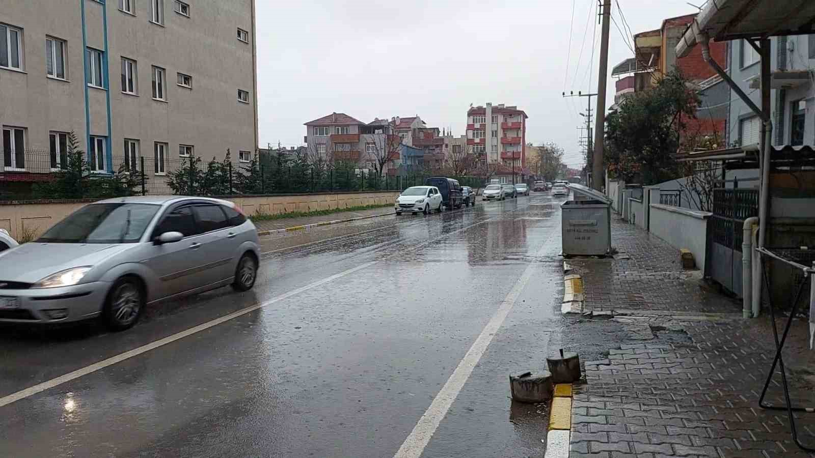 Balıkesir&rsquo;de sağanak etkili oldu
