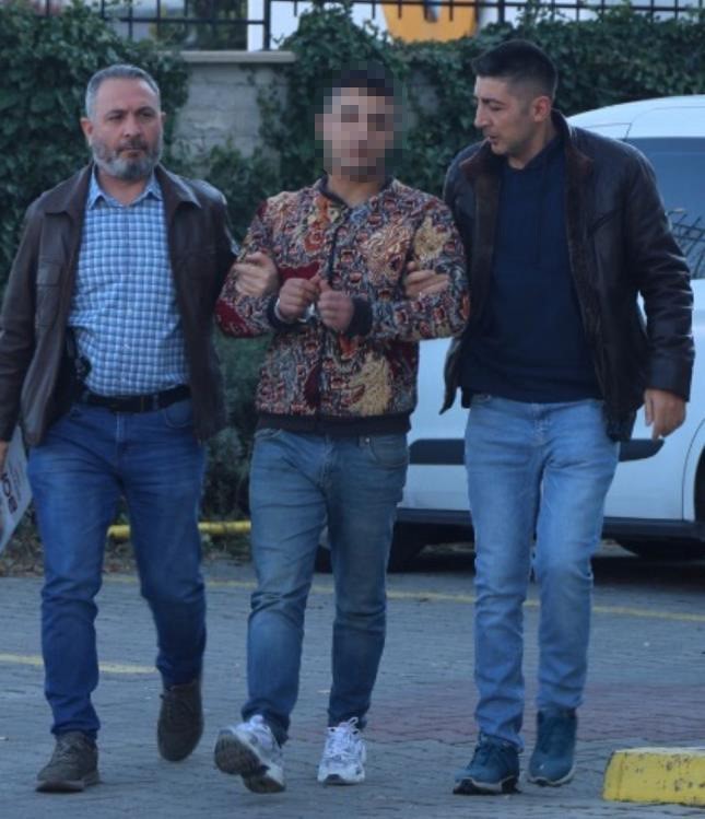 3 asırlık anahtar ile hırsızlık yaptı
