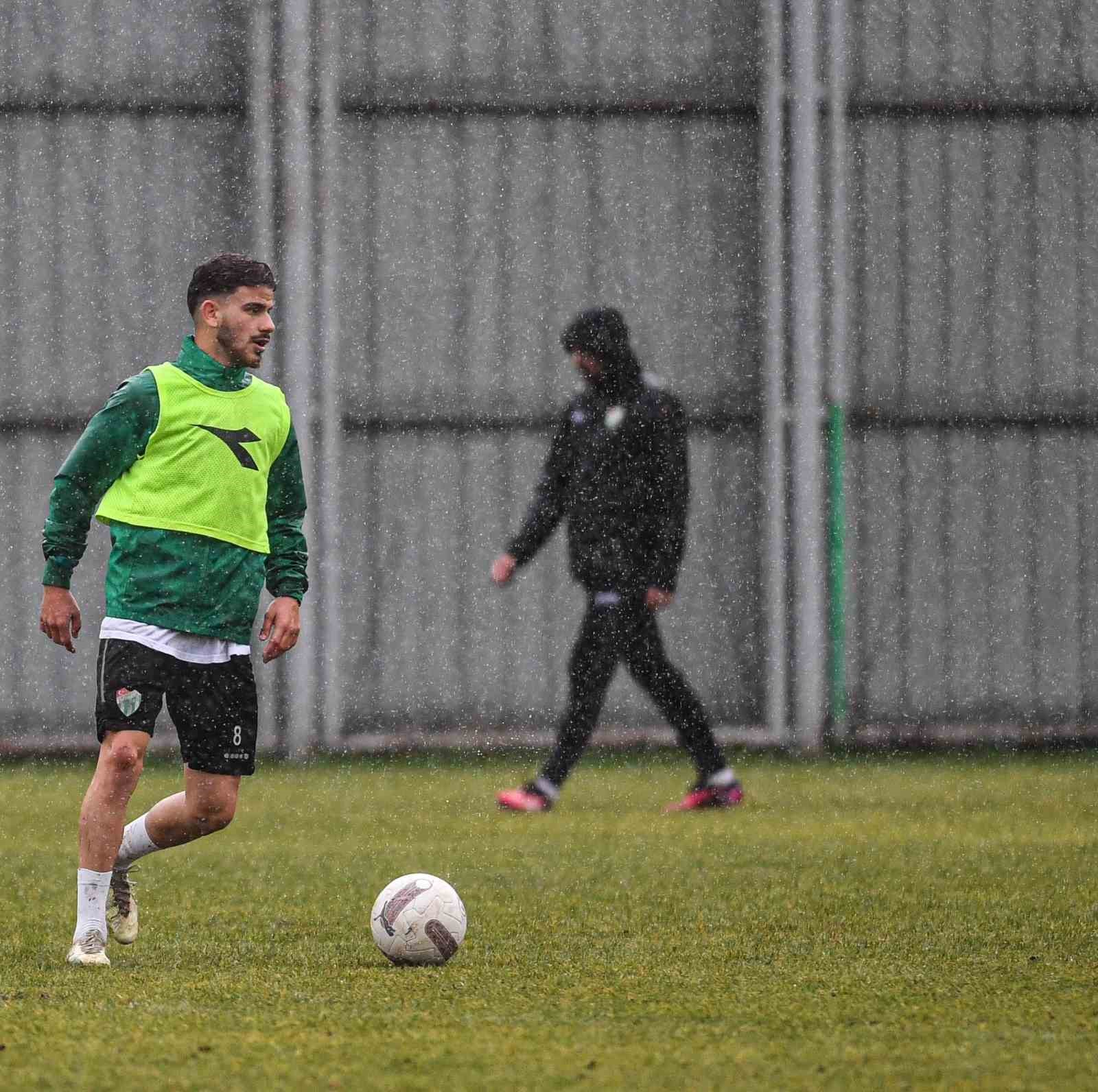 Bursaspor’da Diyarbekirspor maçı hazırlıkları devam ediyor
