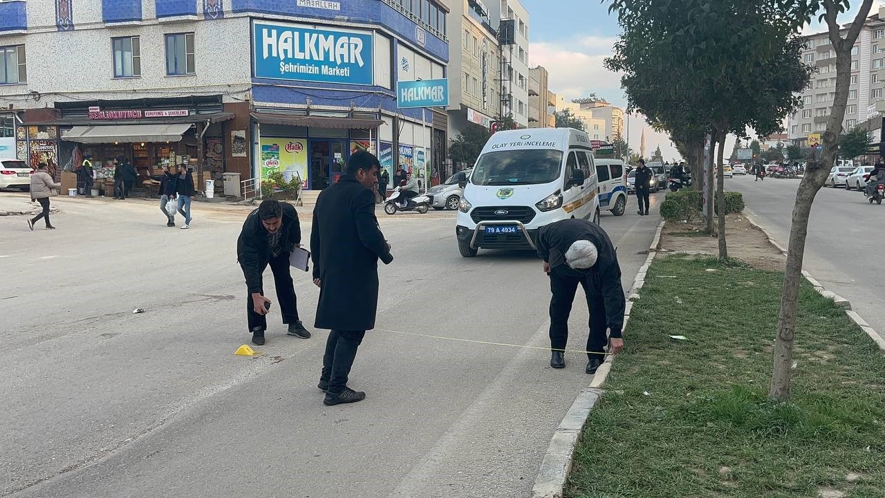 Kilis’te motosiklet yayaya çarptı: 2 ağır yaralı
