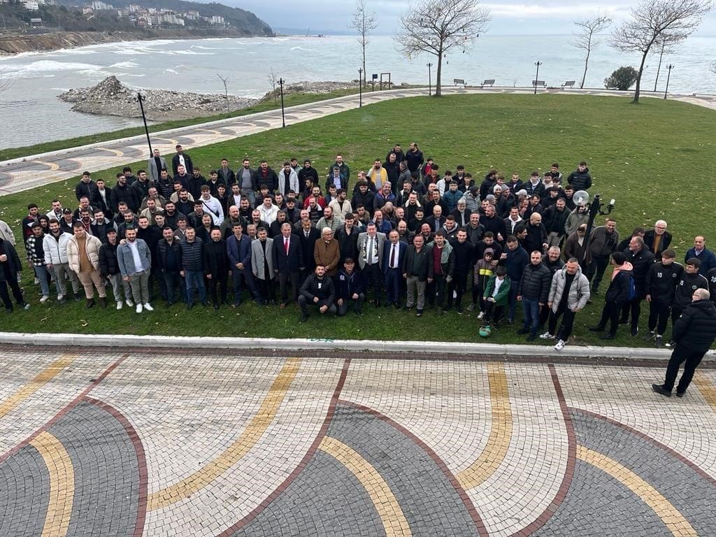 Miting gibi gen&ccedil;lik buluşması
