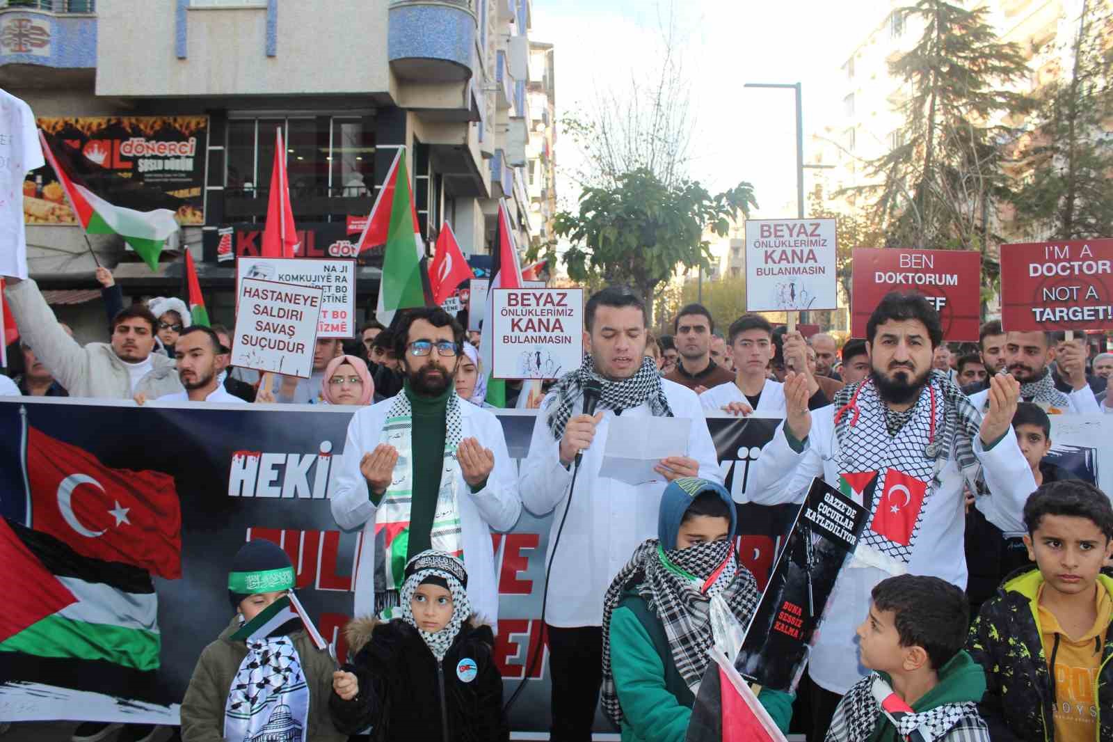 Siirt&rsquo;te doktorlardan Filistin i&ccedil;in &rsquo;sessiz y&uuml;r&uuml;y&uuml;ş&rsquo;
