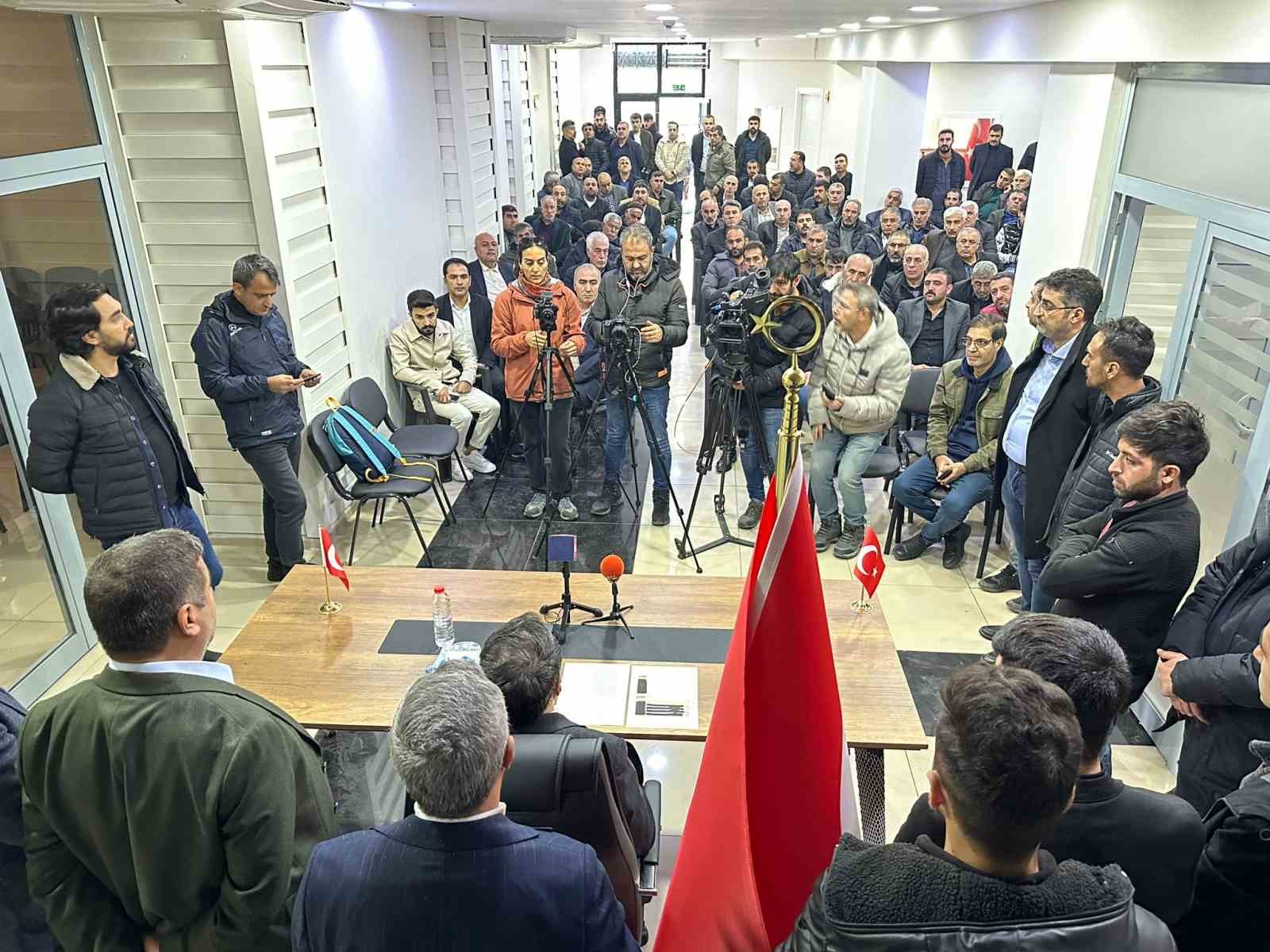 İYİ Parti&rsquo;de deprem: Diyarbakır&rsquo;da 12 bin 750 &uuml;ye istifa etti

