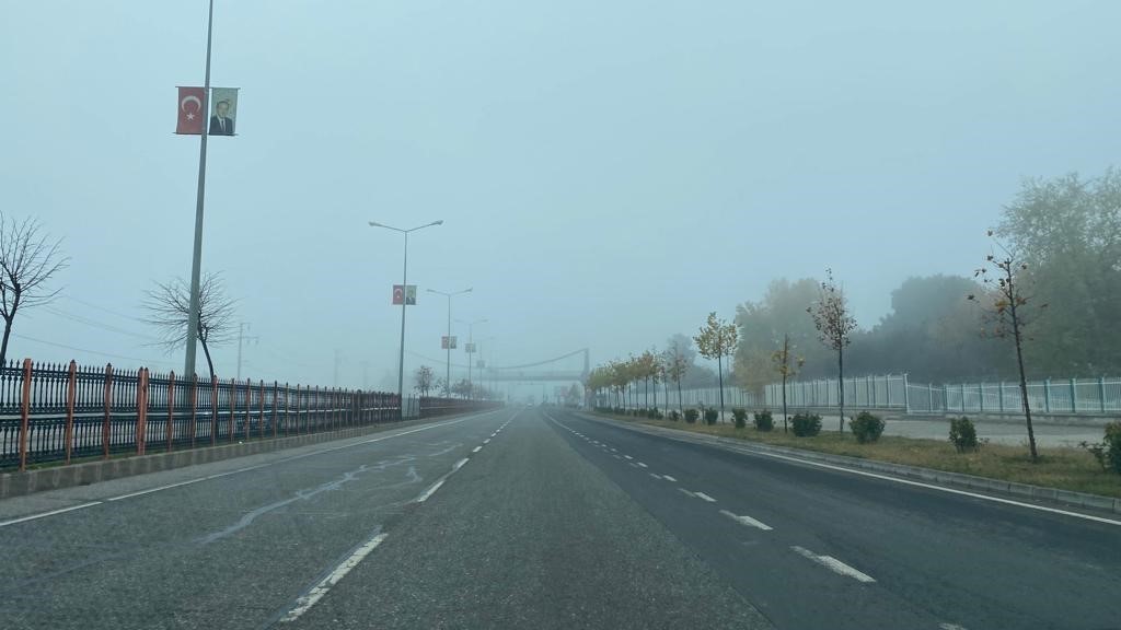 Diyarbakır’da hava ve kara trafiğinde ‘sis’ etkisi