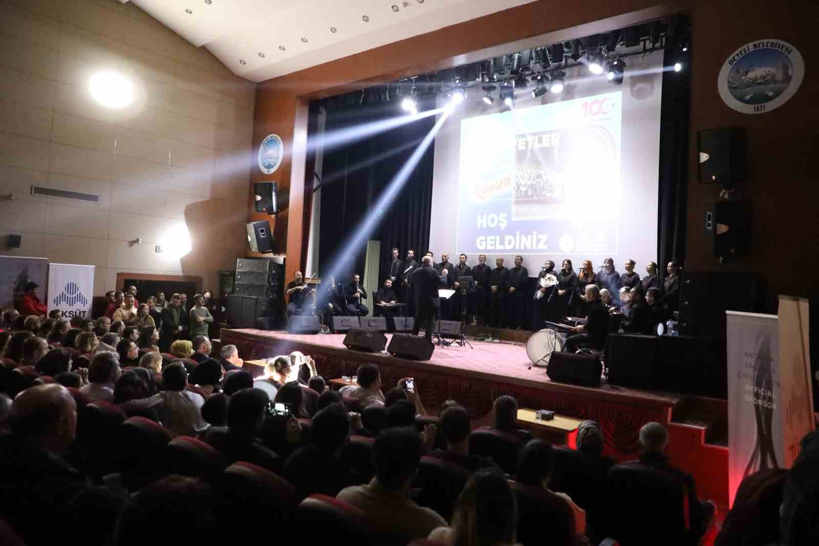 7 üyesini depremde kaybeden Antakya Medeniyetler Korosu’ndan duygu dolu konser