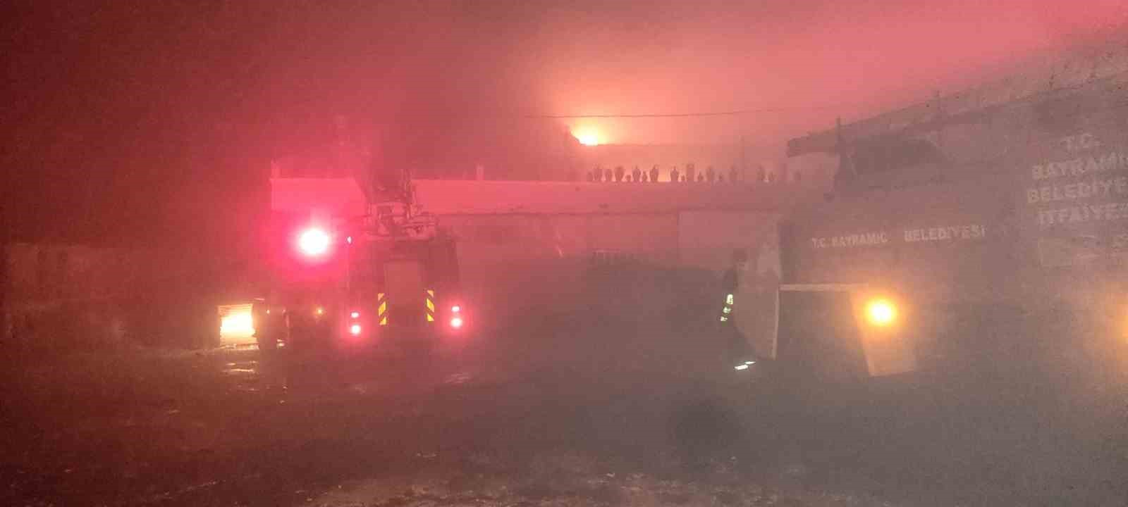 Bayrami&ccedil;&rsquo;te &ccedil;ıkan yangında ev kullanılamaz hale geldi
