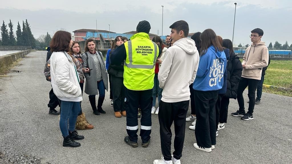 Öğrenciler atık suyun yolculuğuna tanıklık etti