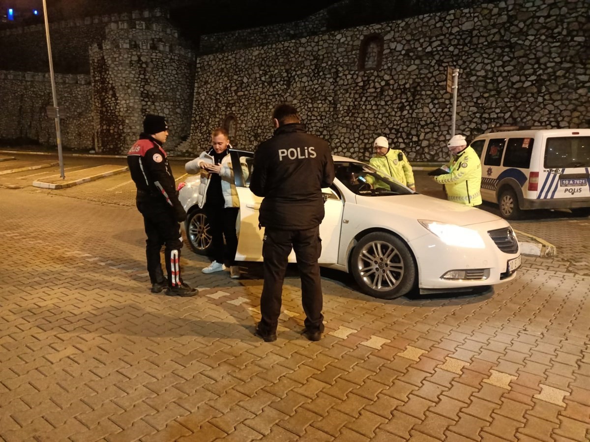 Balıkesir&rsquo;de aranan 7 şahıs yakalandı
