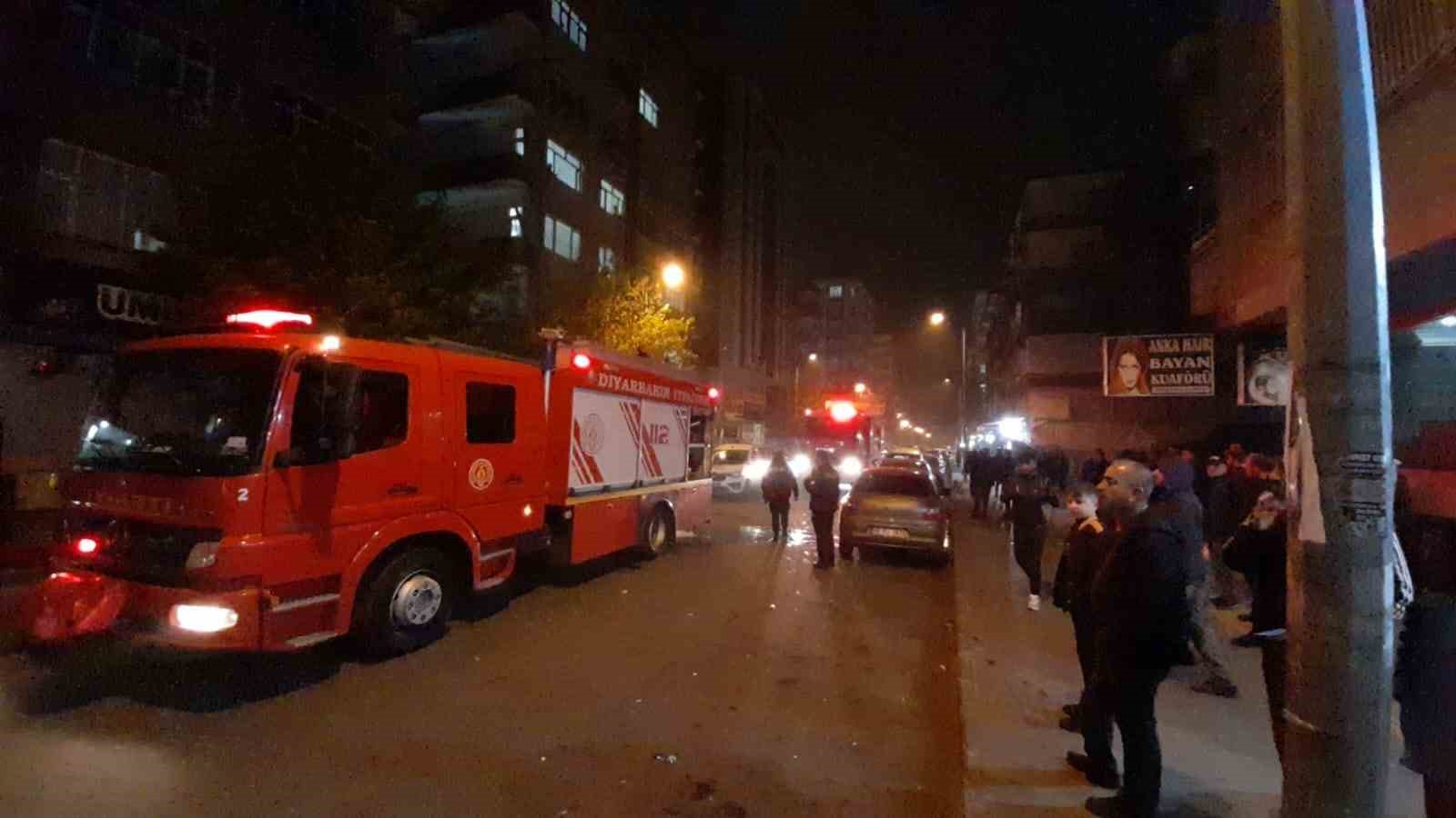 Diyarbakır&rsquo;da ev yangını
