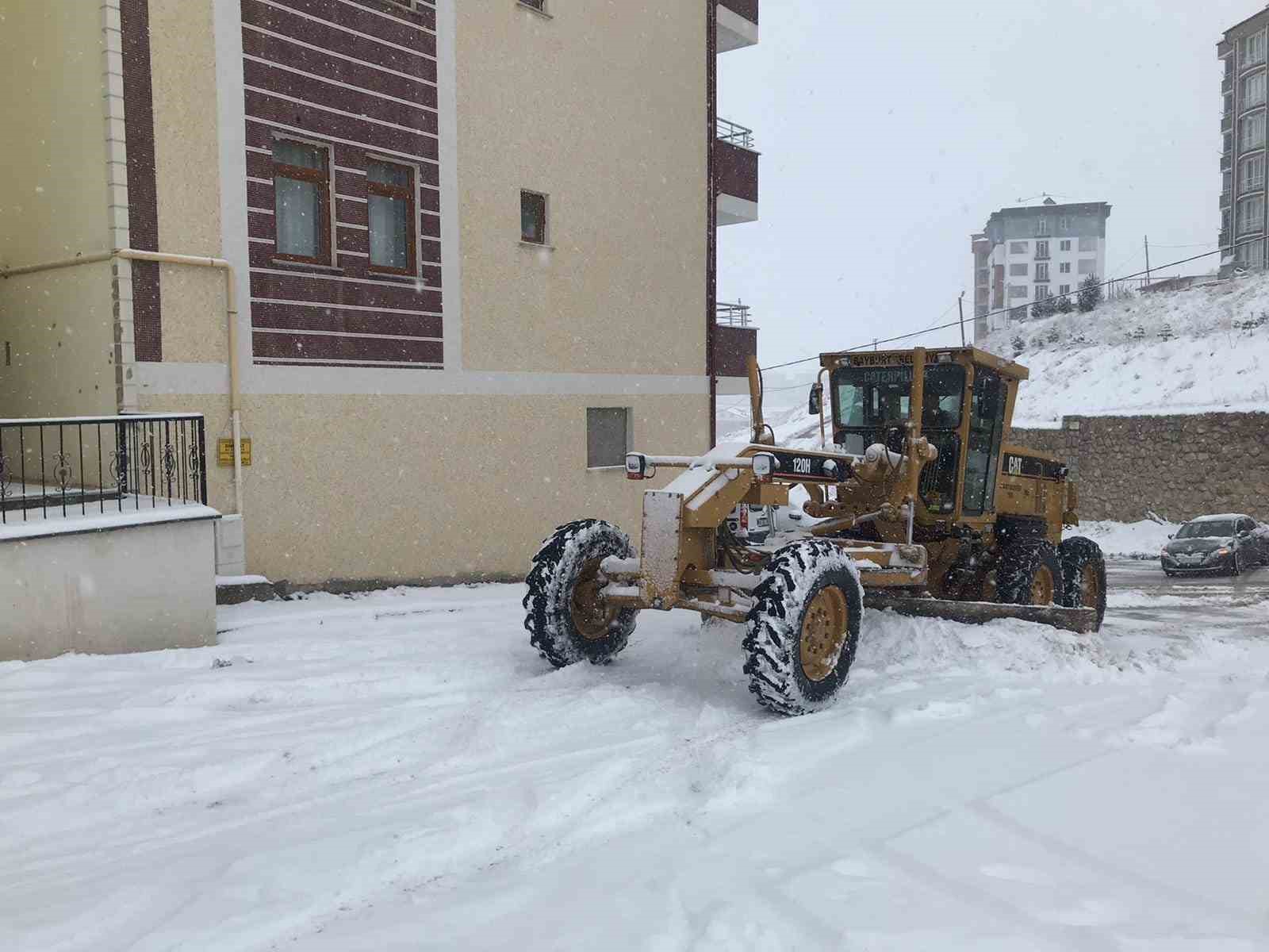 Bayburt’ta karla mücadele çalışması
