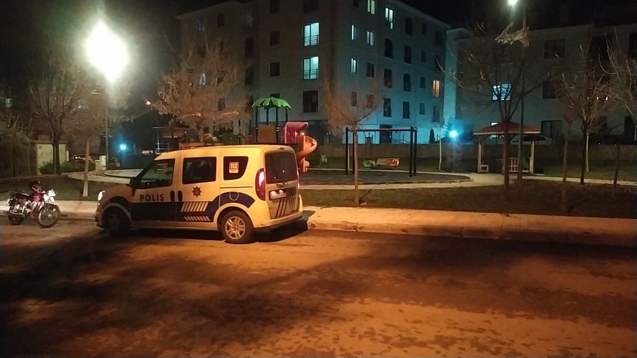 Çocuk parkında bıçaklı kavga: 1 Yaralı