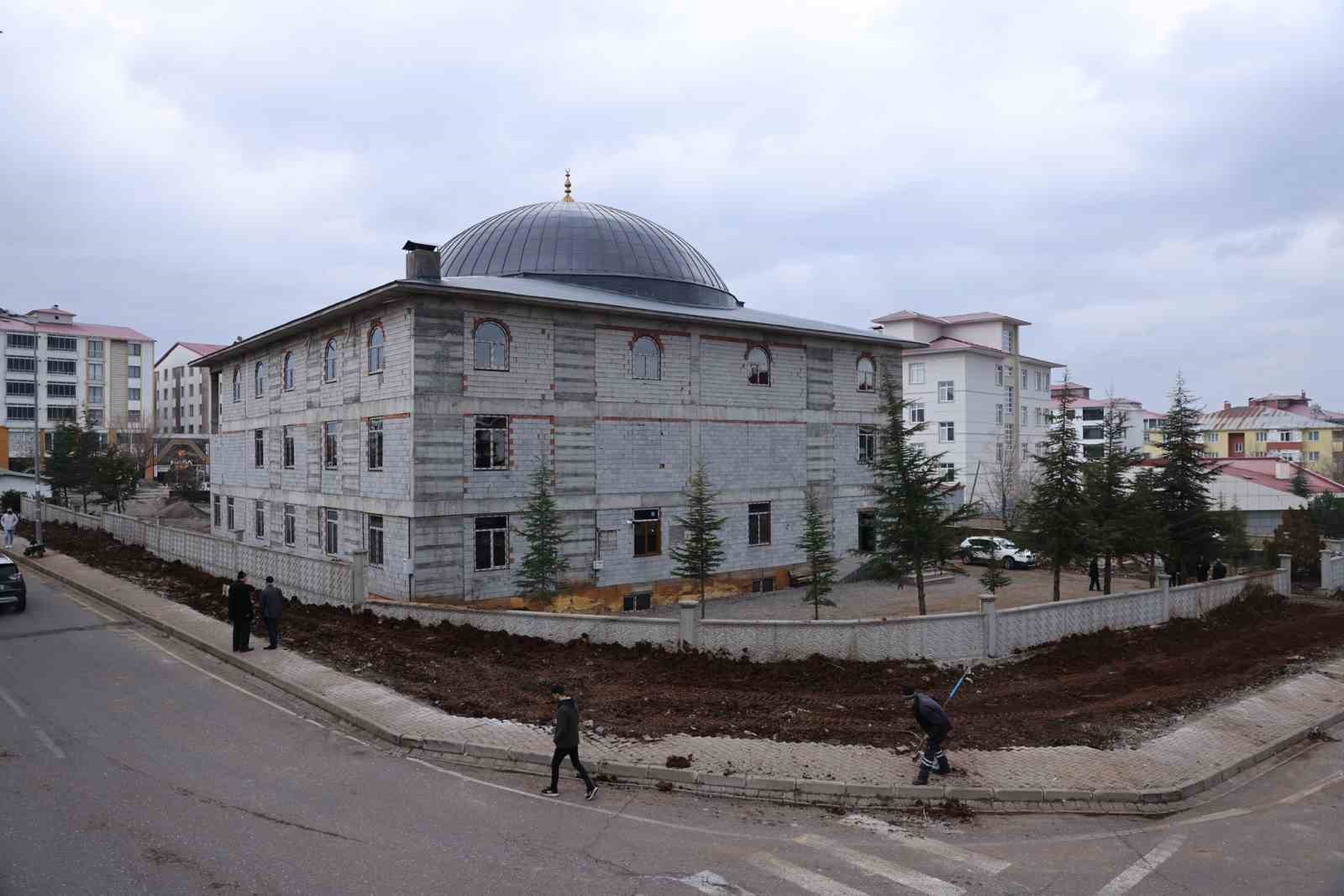 Bingöl’de yollar genişliyor, trafik rahatlıyor