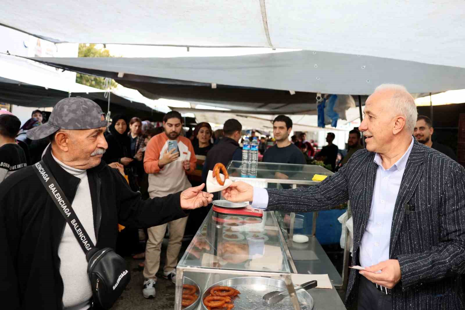 Başkan Gültak, pazar yerinde vatandaşların taleplerini dinledi