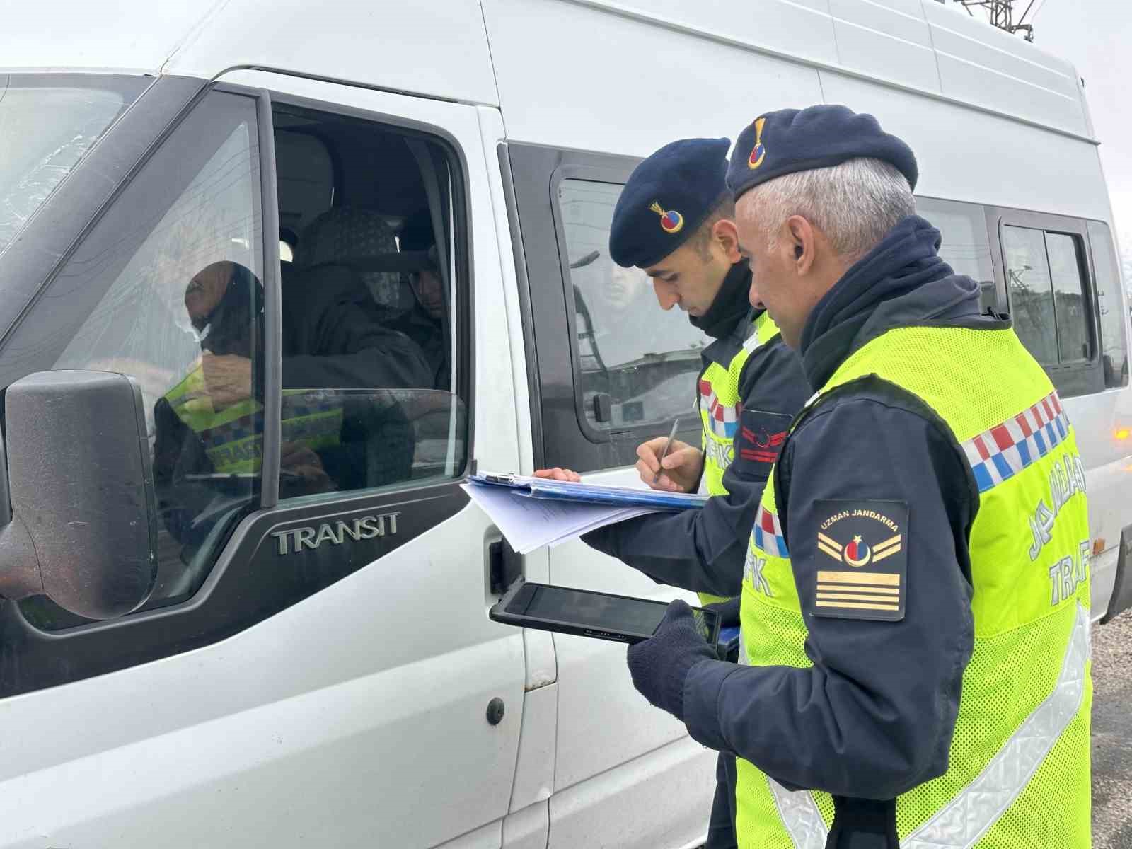 Yüksekova’da öğrenci servislerine sıkı denetim