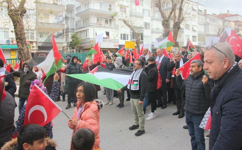 Çınarcık’ta Filistin’e destek yürüyüşü