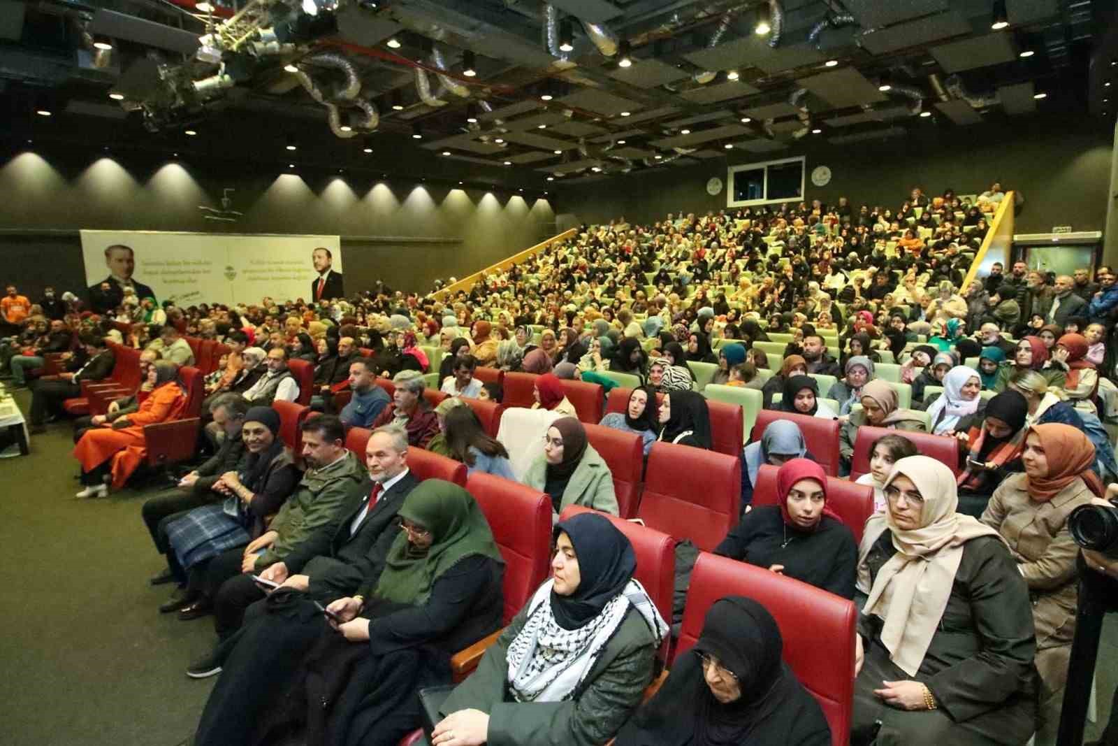 Ezgiler Yalova&rsquo;da şiirle buluştu
