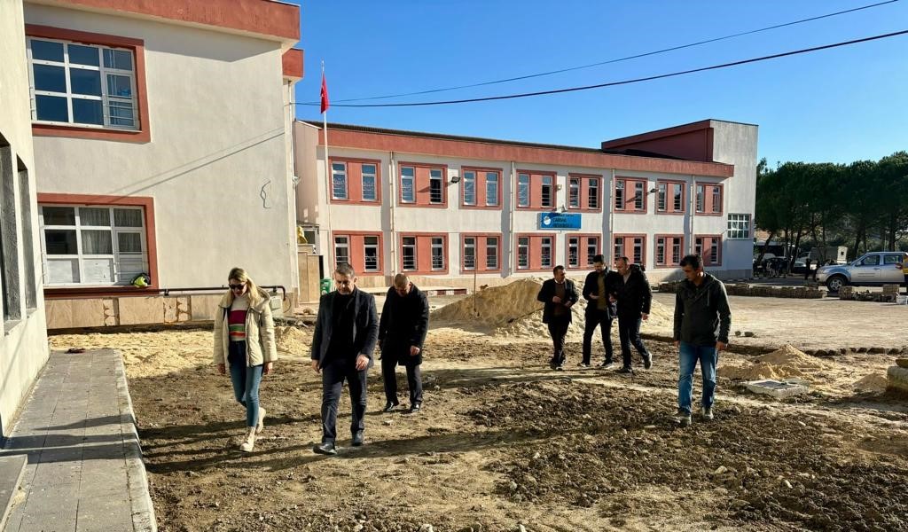 Çardak Ortaokulu Kapalı Spor Salonu’nda çalışmalar sona geldi