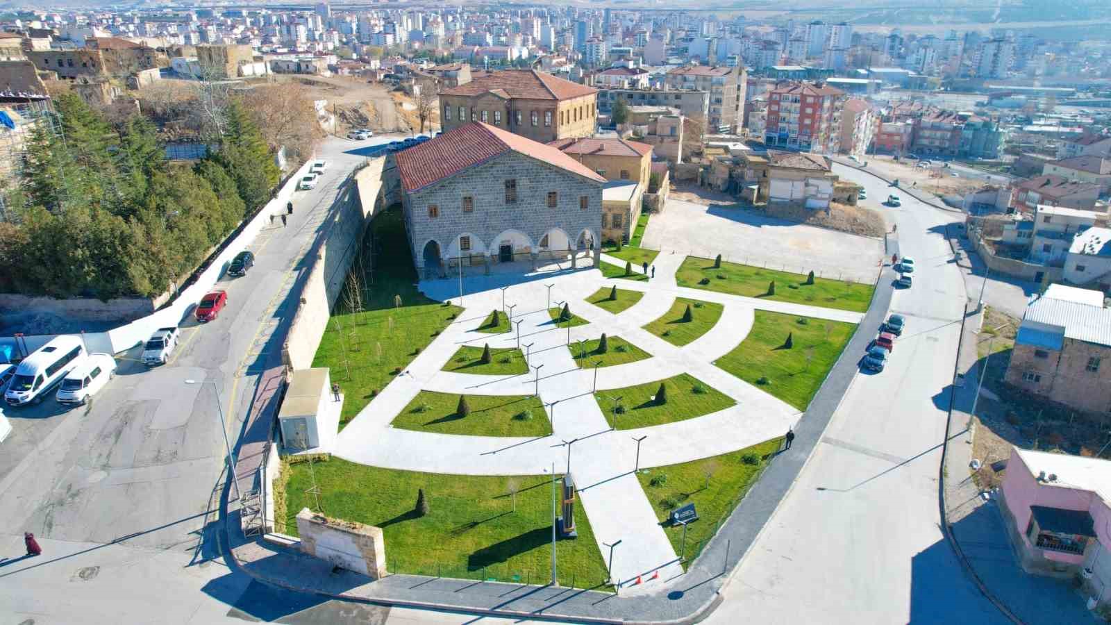 Niğde’de 161 yıllık kilise halk kütüphanesine dönüştürüldü